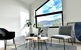 Tromso Central Guest House With Parking